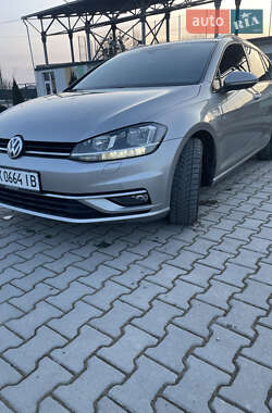 Універсал Volkswagen Golf 2018 в Чемерівцях
