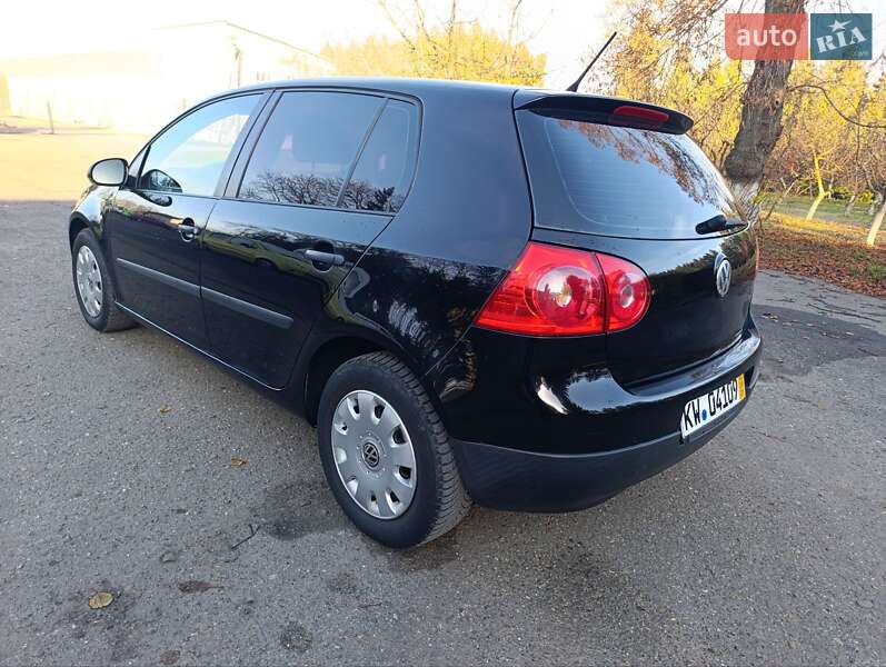 Хетчбек Volkswagen Golf 2006 в Городенці
