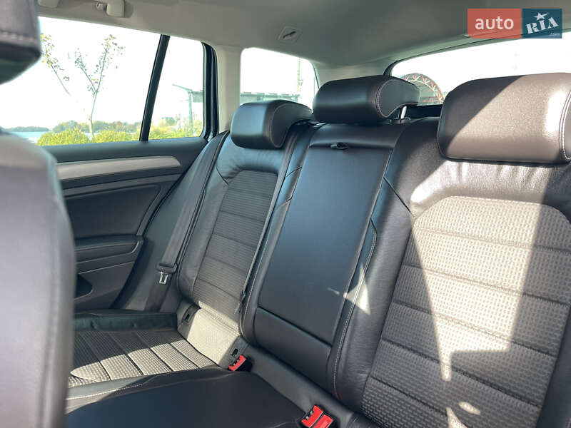 Універсал Volkswagen Golf 2016 в Хмельницькому