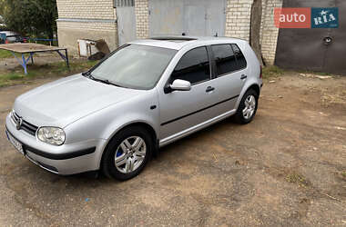 Хэтчбек Volkswagen Golf 2003 в Харькове