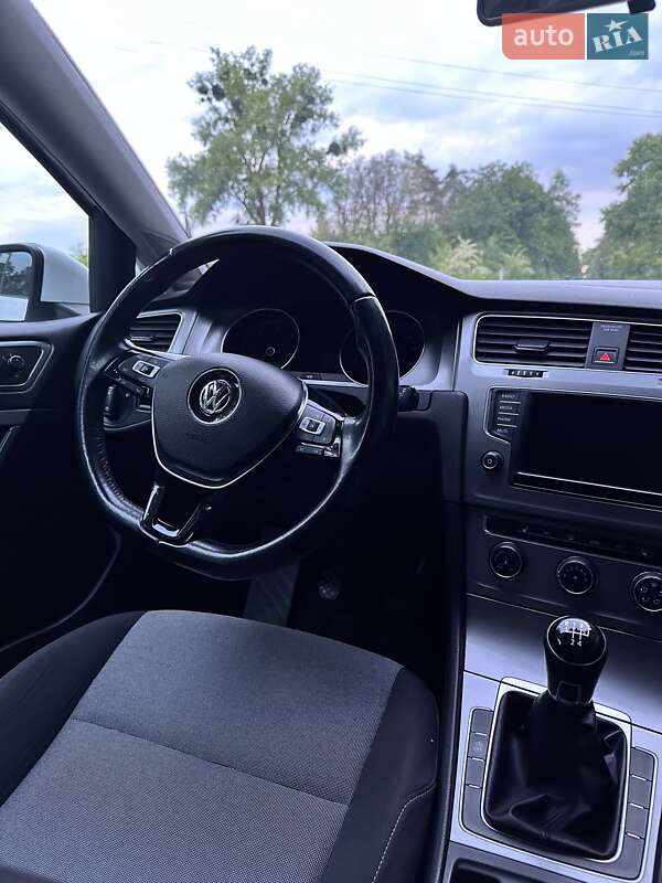 Универсал Volkswagen Golf 2016 в Виннице