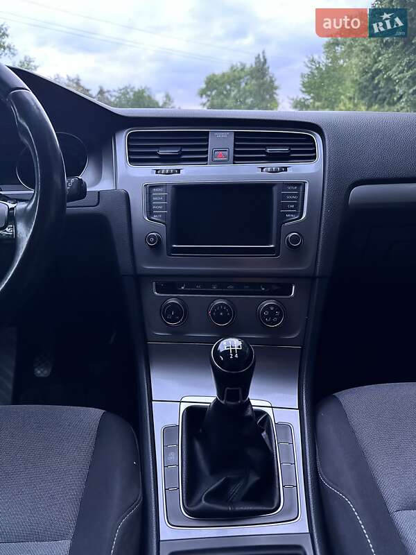 Универсал Volkswagen Golf 2016 в Виннице