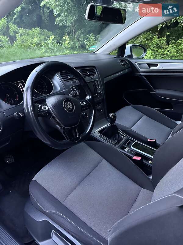 Универсал Volkswagen Golf 2016 в Виннице