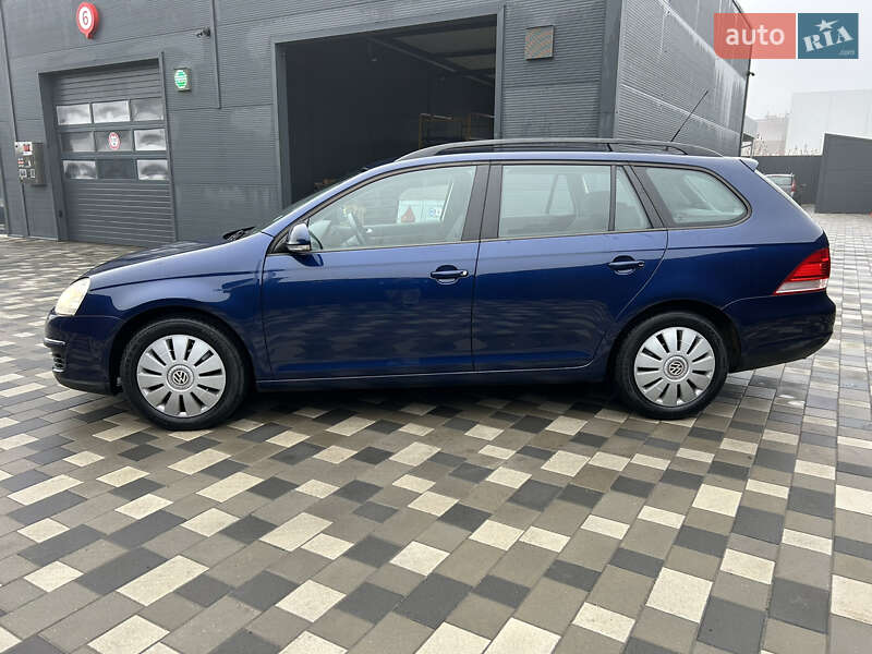 Універсал Volkswagen Golf 2010 в Полтаві