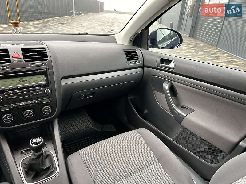 Універсал Volkswagen Golf 2010 в Полтаві