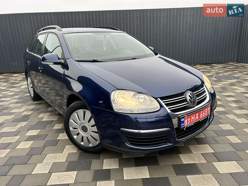 Універсал Volkswagen Golf 2010 в Полтаві