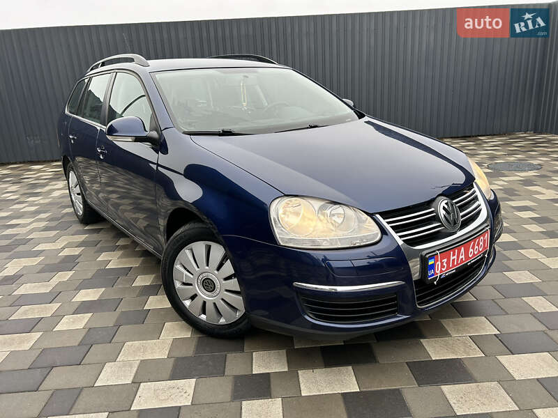 Універсал Volkswagen Golf 2010 в Полтаві