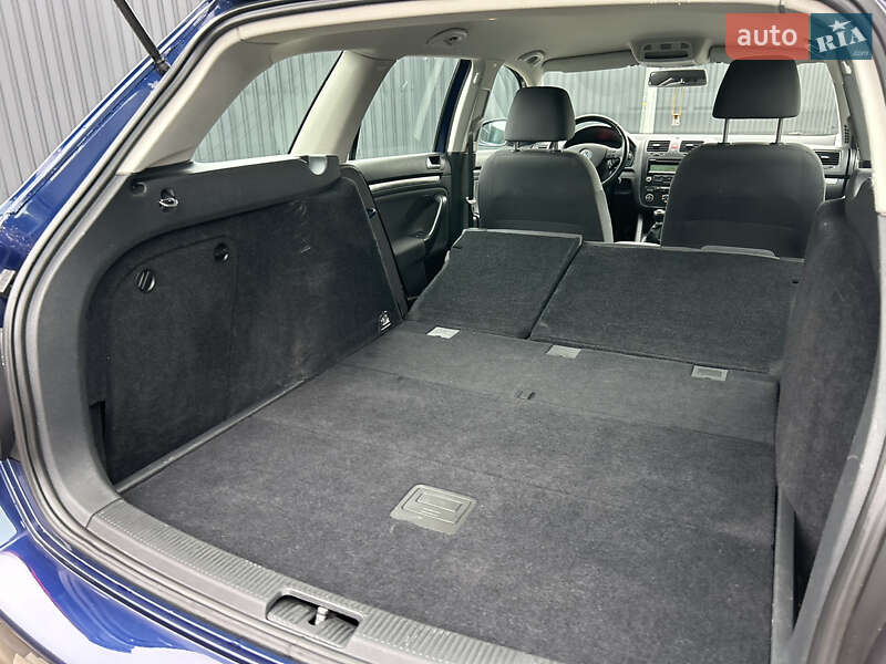 Універсал Volkswagen Golf 2010 в Полтаві