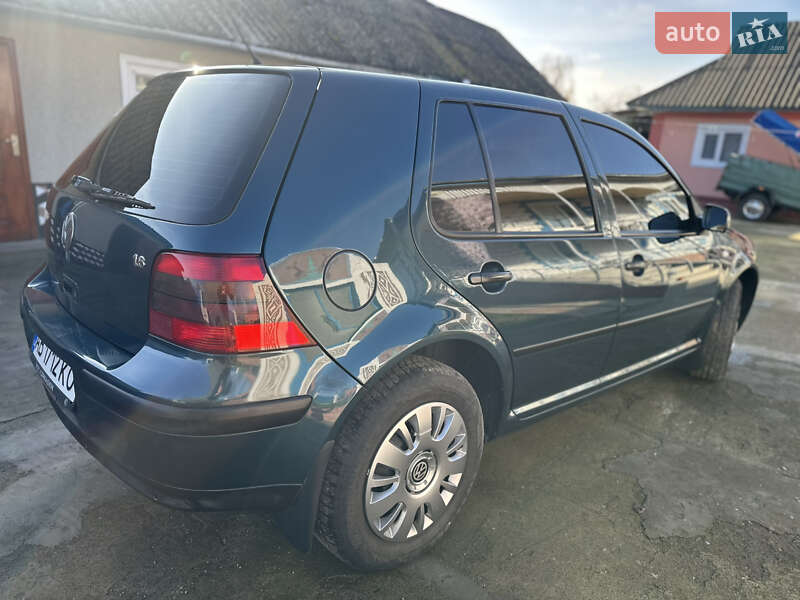 Хетчбек Volkswagen Golf 2002 в Городківці