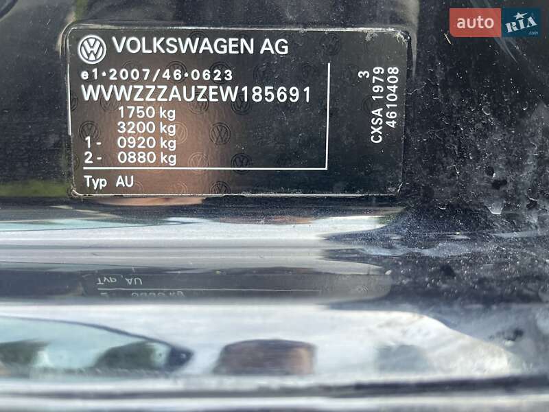 Хэтчбек Volkswagen Golf 2013 в Луцке