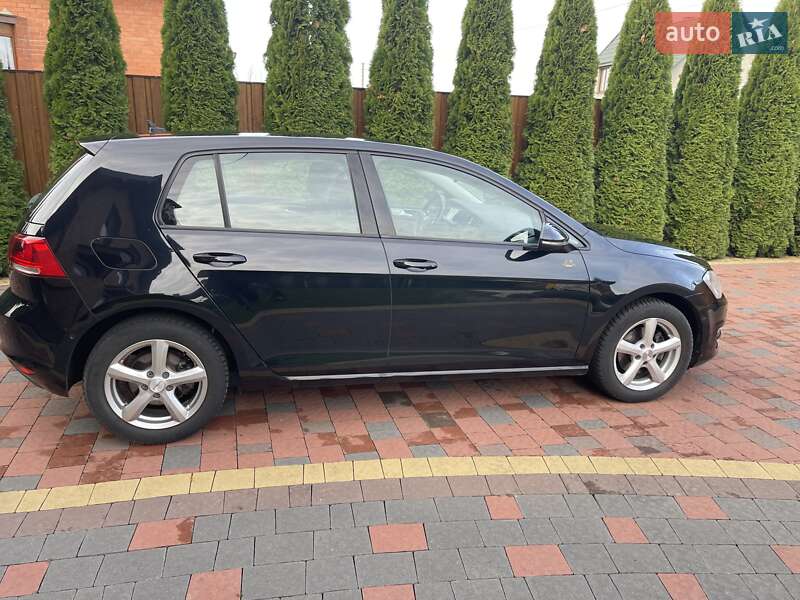 Хэтчбек Volkswagen Golf 2013 в Луцке