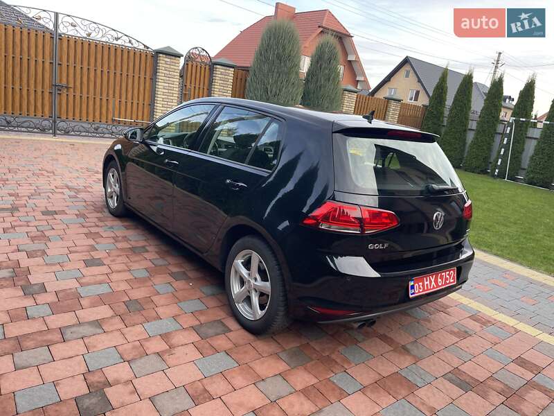 Хэтчбек Volkswagen Golf 2013 в Луцке