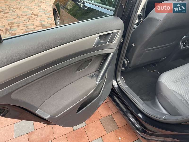 Хэтчбек Volkswagen Golf 2013 в Луцке