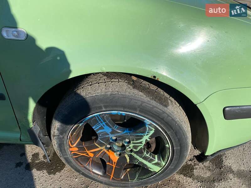 Універсал Volkswagen Golf 1999 в Городку