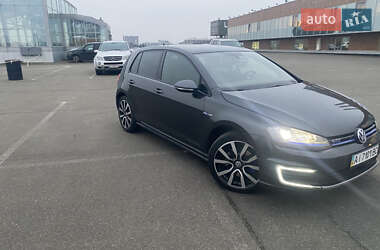 Хетчбек Volkswagen Golf 2015 в Києві