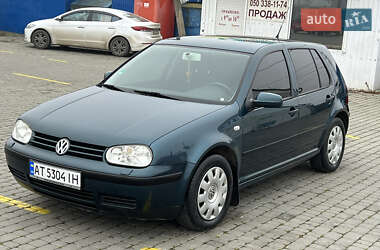 Хетчбек Volkswagen Golf 2001 в Кіцмані