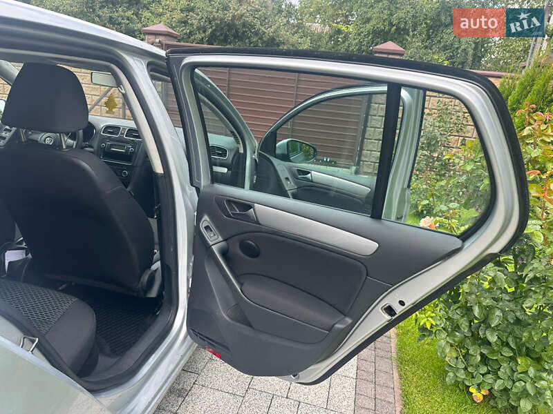 Хэтчбек Volkswagen Golf 2008 в Киеве фото 7 Хэтчбек Volkswagen Golf 2008 в Киеве