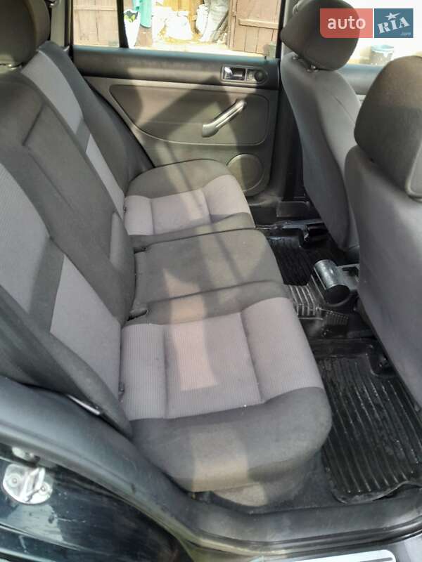 Универсал Volkswagen Golf 2000 в Монастыриске