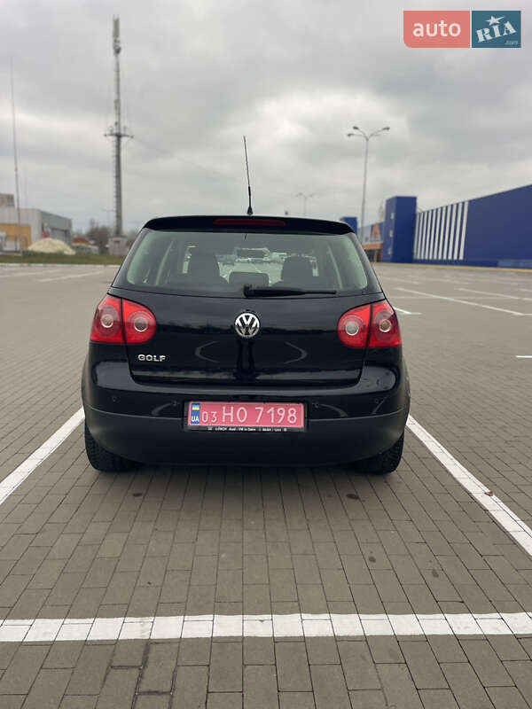 Хетчбек Volkswagen Golf 2007 в Сумах