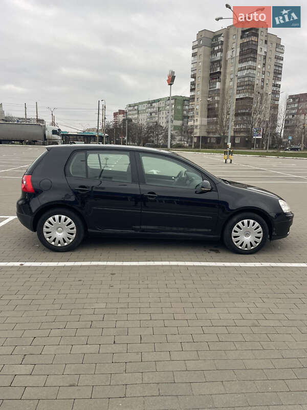 Хетчбек Volkswagen Golf 2007 в Сумах