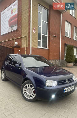 Хэтчбек Volkswagen Golf 2000 в Казатине