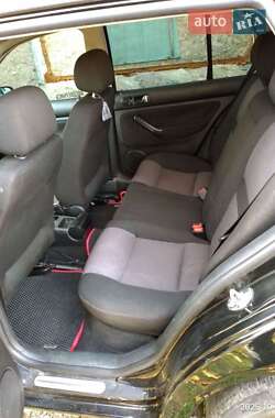 Хэтчбек Volkswagen Golf 2000 в Нововоронцовке