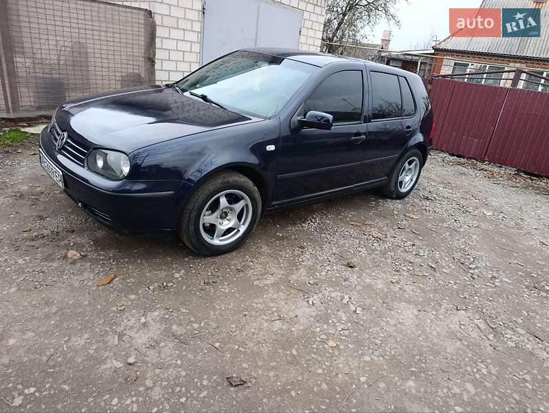 Хэтчбек Volkswagen Golf 2002 в Жмеринке фото Хэтчбек Volkswagen Golf 2002 в Жмеринке