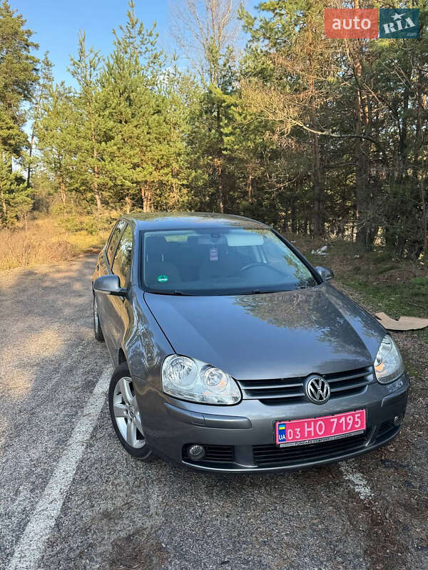 Хэтчбек Volkswagen Golf 2008 в Смеле