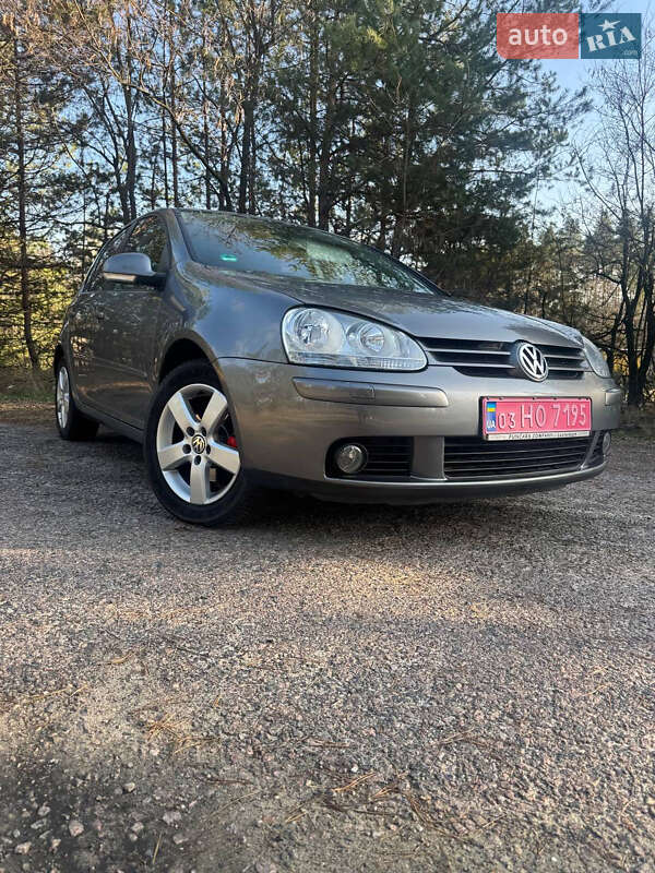 Хэтчбек Volkswagen Golf 2008 в Смеле