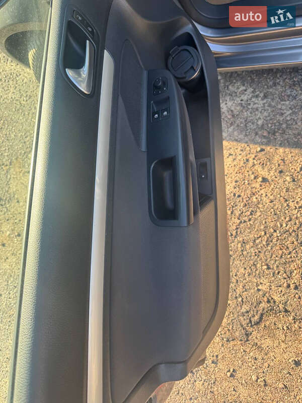 Хэтчбек Volkswagen Golf 2008 в Смеле