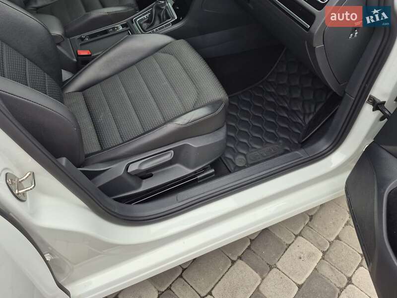 Хэтчбек Volkswagen Golf 2014 в Киеве фото 25 Хэтчбек Volkswagen Golf 2014 в Киеве