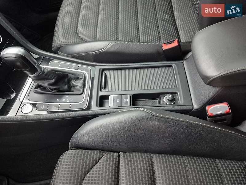 Хэтчбек Volkswagen Golf 2014 в Киеве фото 27 Хэтчбек Volkswagen Golf 2014 в Киеве