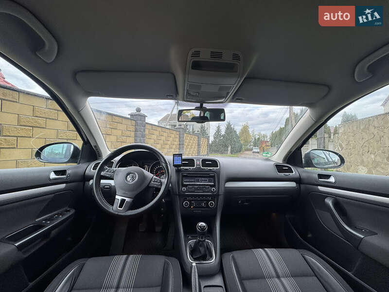 Универсал Volkswagen Golf 2012 в Луцке