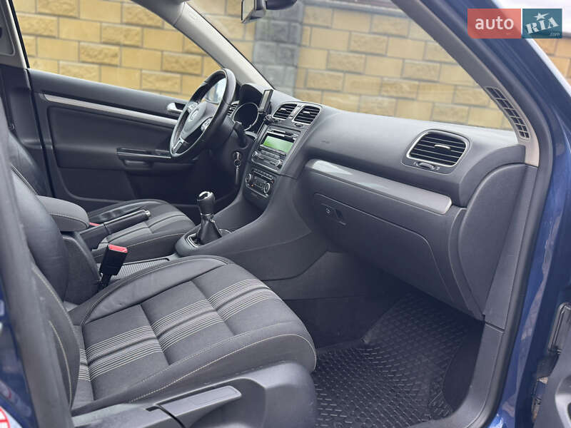 Универсал Volkswagen Golf 2012 в Луцке