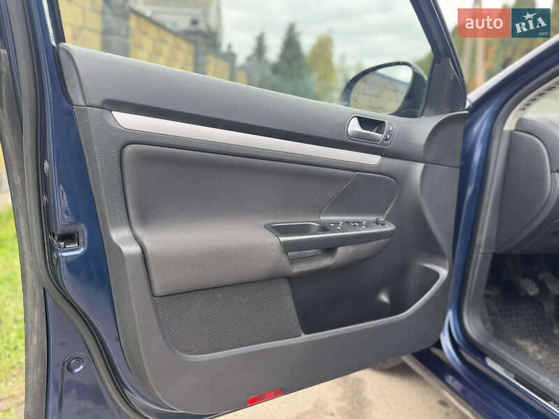 Универсал Volkswagen Golf 2012 в Луцке