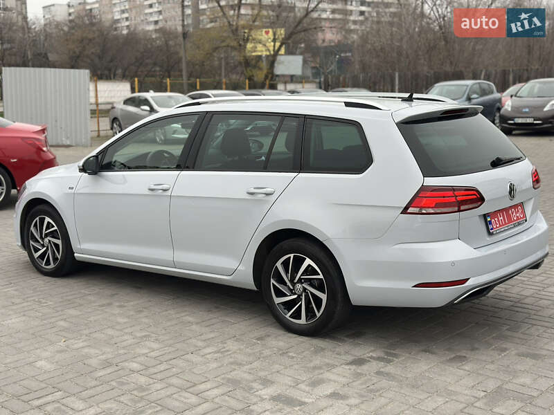 Універсал Volkswagen Golf 2019 в Запоріжжі