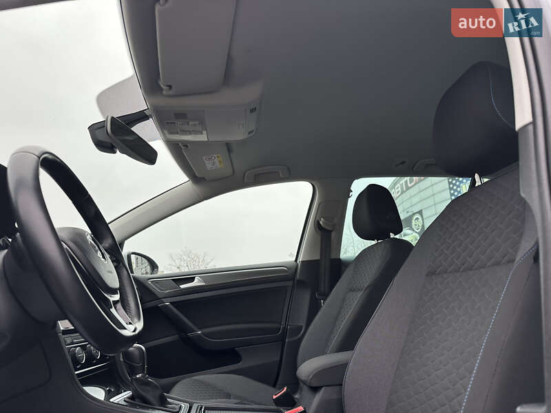 Універсал Volkswagen Golf 2019 в Запоріжжі