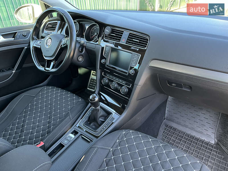 Volkswagen Golf 2016