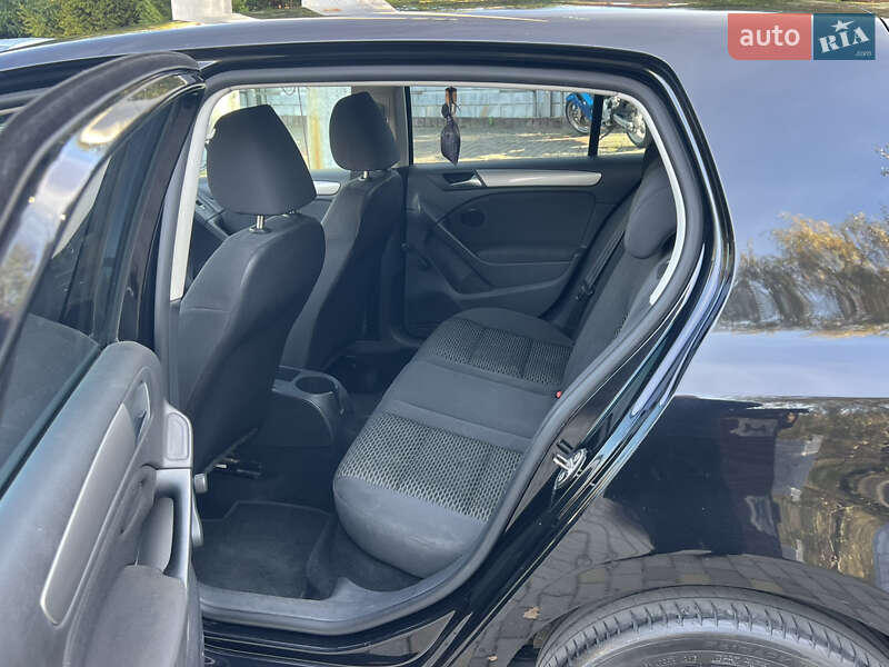 Хэтчбек Volkswagen Golf 2009 в Косове