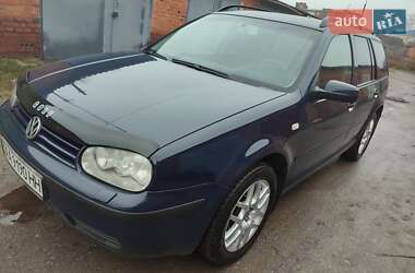 Универсал Volkswagen Golf 2003 в Тростянце