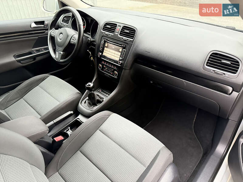 Універсал Volkswagen Golf 2011 в Луцьку