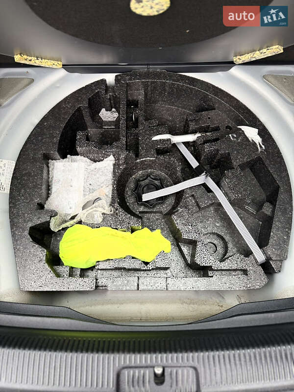 Універсал Volkswagen Golf 2011 в Луцьку