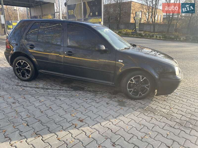 Хетчбек Volkswagen Golf 2001 в Жмеринці