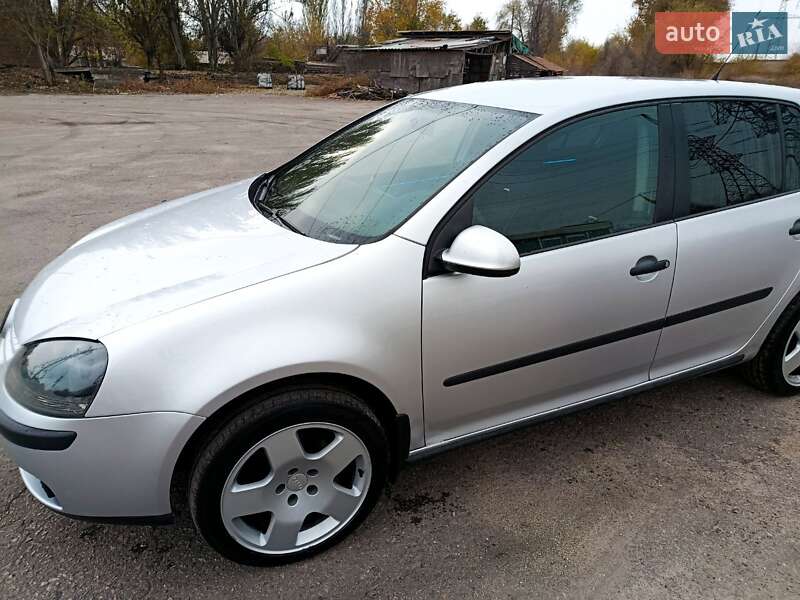 Хэтчбек Volkswagen Golf 2008 в Запорожье
