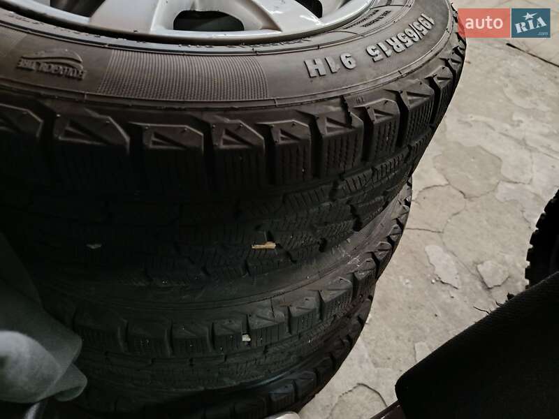 Хэтчбек Volkswagen Golf 2008 в Запорожье