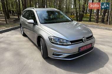Универсал Volkswagen Golf 2019 в Киеве
