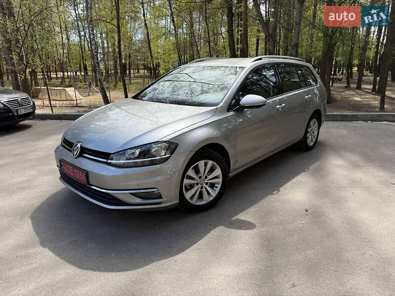 Універсал Volkswagen Golf 2019 в Києві