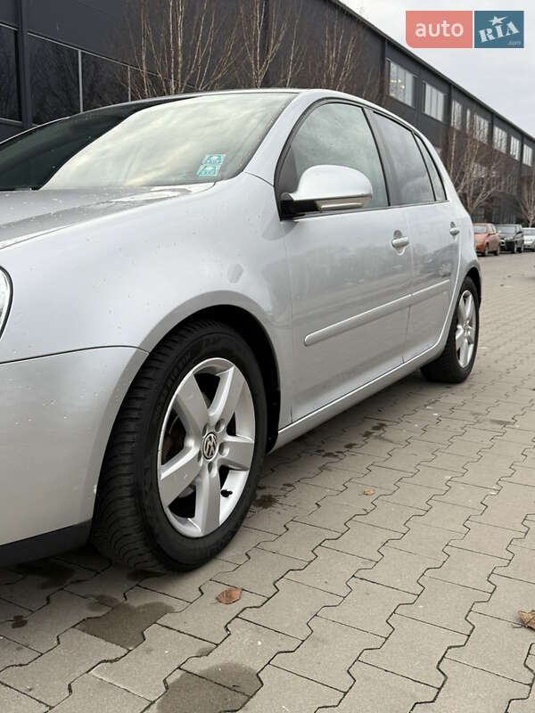 Хэтчбек Volkswagen Golf 2008 в Белой Церкви
