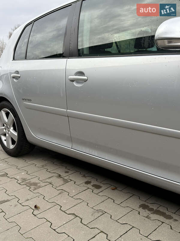 Хэтчбек Volkswagen Golf 2008 в Белой Церкви