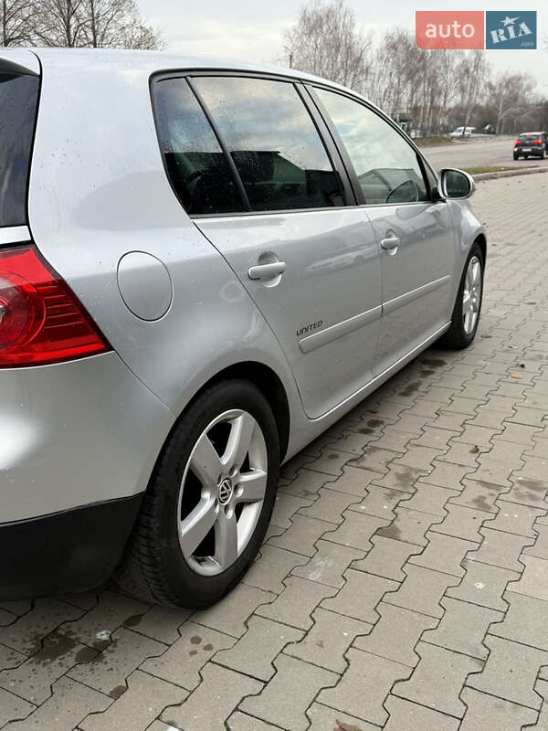 Хэтчбек Volkswagen Golf 2008 в Белой Церкви
